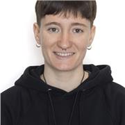 Proferosa de apoyo escolar para niñas y niños de Educación Primaria